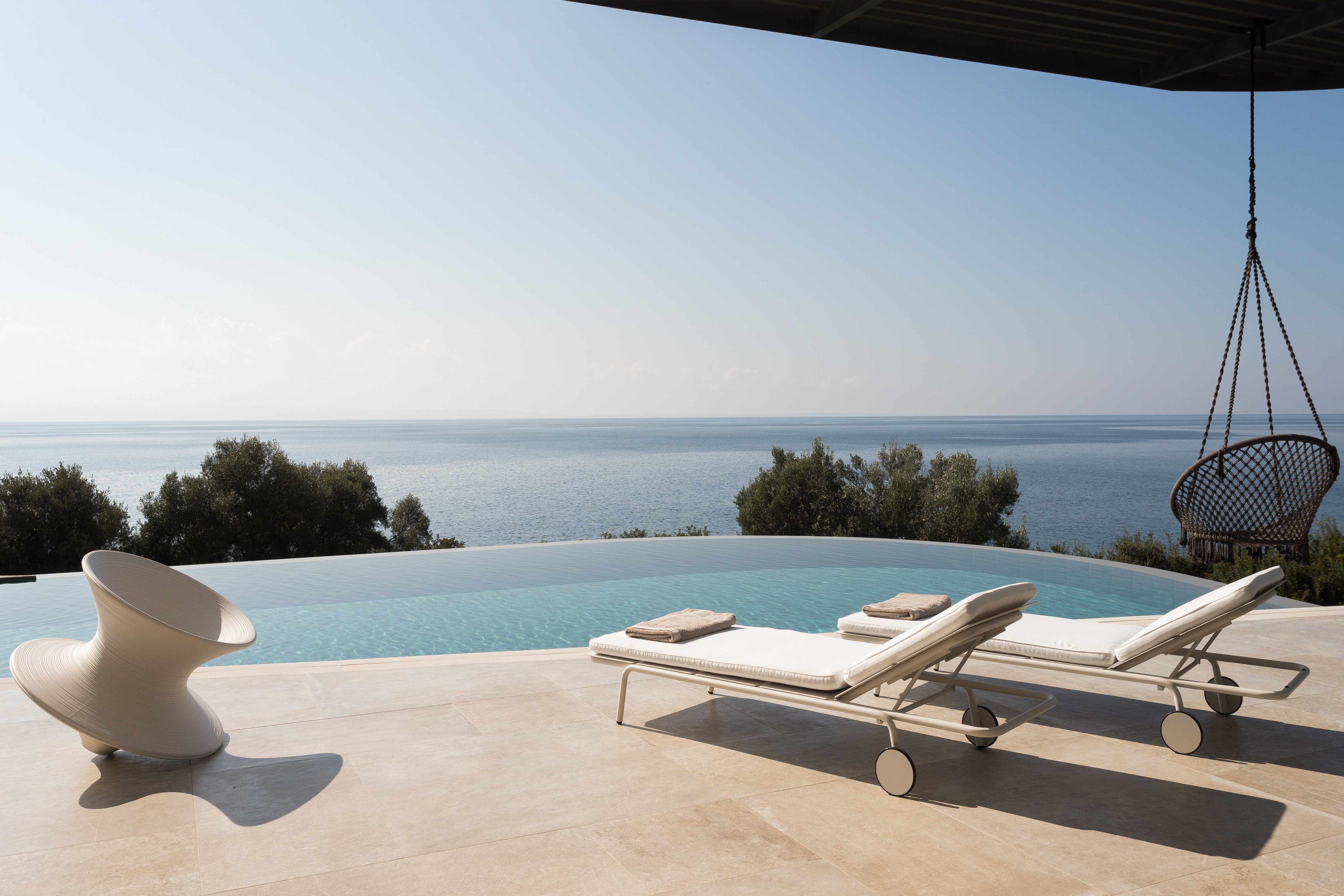 ELEVATE YOUR GREEK GETAWAY: THE LUXURIANS JOINS LUXE GLOBAL’S ELITE