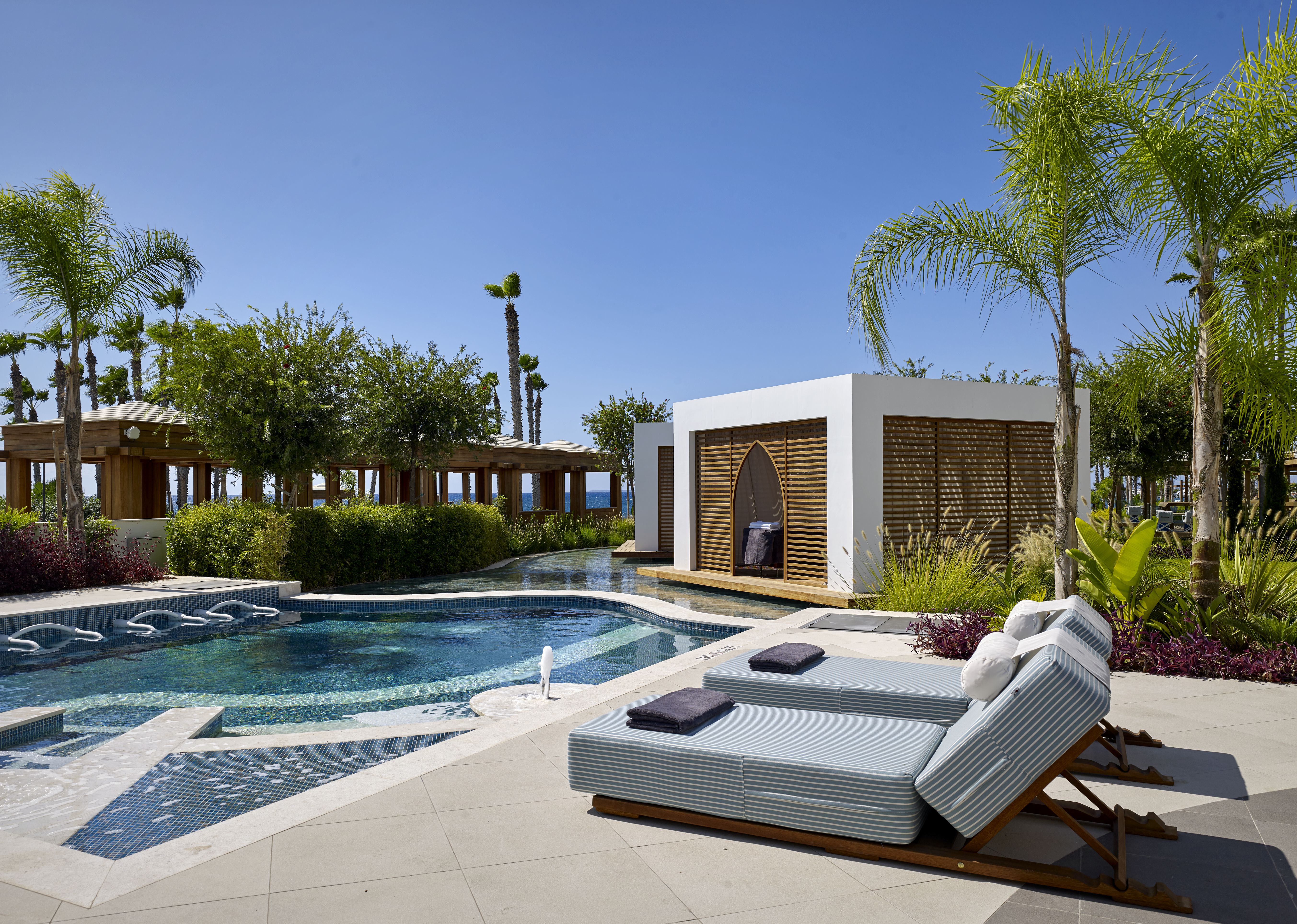 CYPRUS JUBILATES AS KALLONI SPA AT PARKLANE RESORT & SPA WINS THREE LUXE GLOBAL AWARDS.